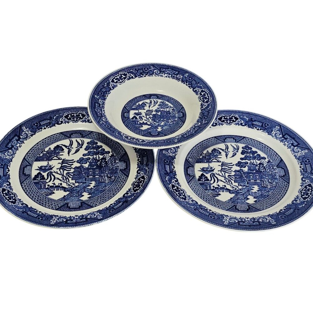 Royal USA Blue Willow Dinner Plates Salad Bowl lot Ironstone transferware Chinoi